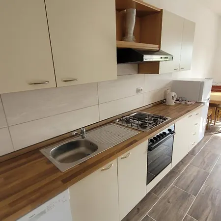 Tany Apartment *